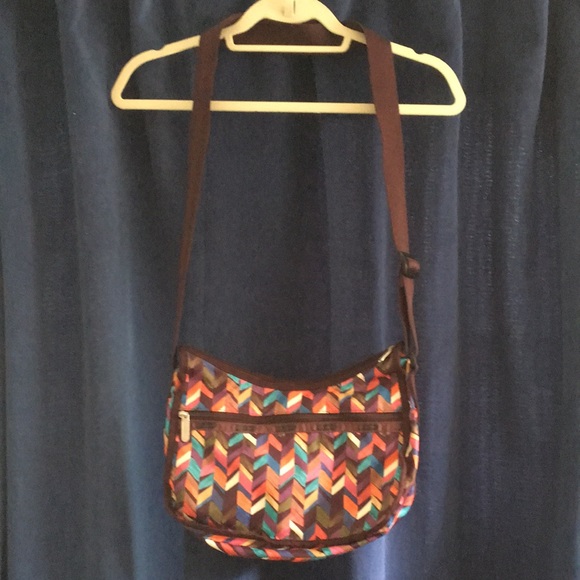 Lesportsac | Chevron Active Crossbody - Picture 4 of 11